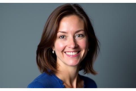 Portrait of Anna Williams, Lead Coach and Founder of SpeakUp.